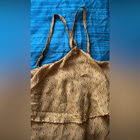 Maurice’s Cold-Shoulder Ruffle Top 🔥 - Picture 2 of 3